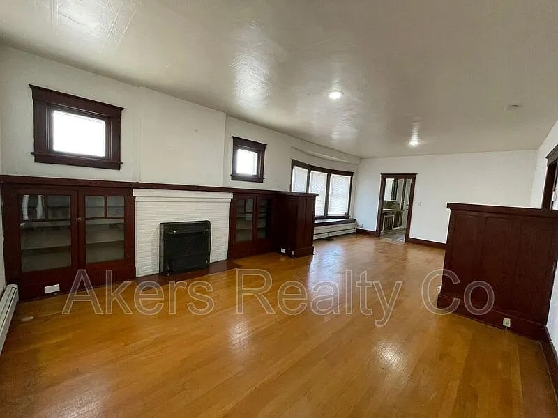 3 bed, 1.0 bath, 1464 sqft, $1,500 — Photo 3