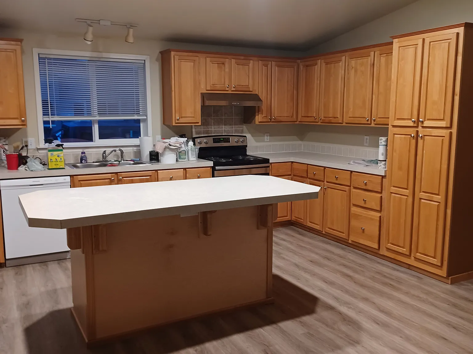 3 bed, 1797 sqft, $2,150 — Photo 3