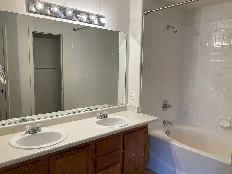 5151 W 29th St #208 — Photo 25