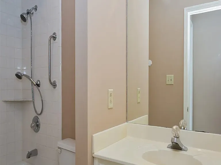 1706 Lake Park Cir — Photo 9