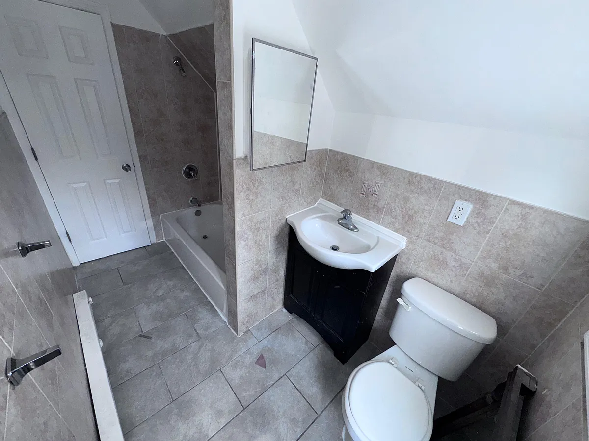 Building Photo - 145 Fairmount Ave #3F