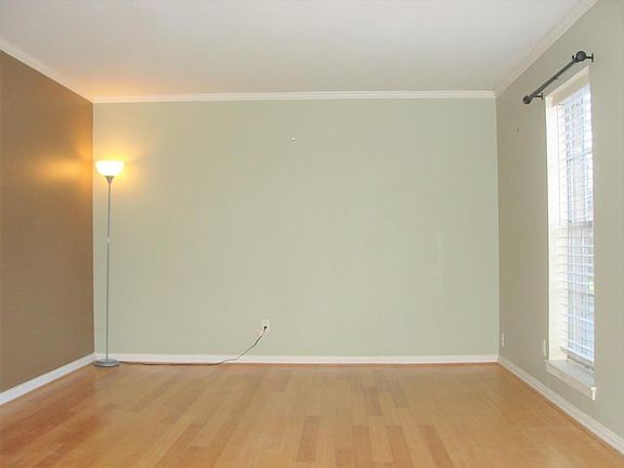 4th image of 9009 Gaylord Dr APT 37