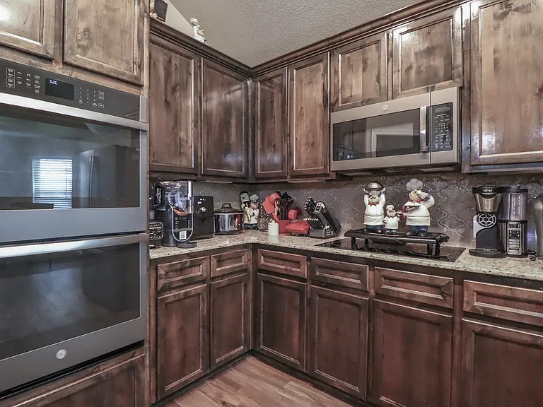 8107 Preston Hollow Dr — Photo 18