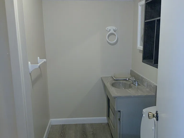 1102 Main St #1 — Photo 2