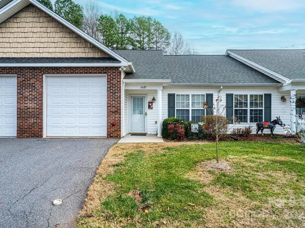 1687 Golden Cedar Ln, Newton, NC 28658