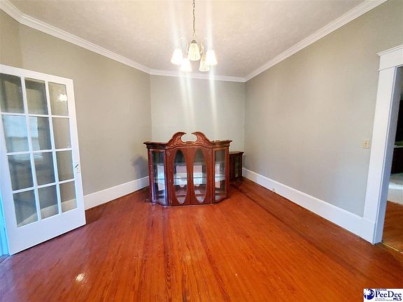 3rd image of 305 N Main St