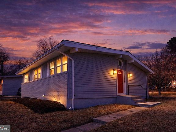 2nd image of 8206 Arrowhead Rd