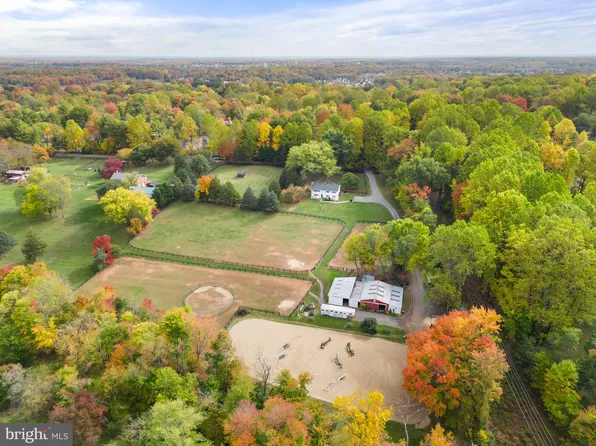 6768 Warwick Ln, Warrenton, VA 20187