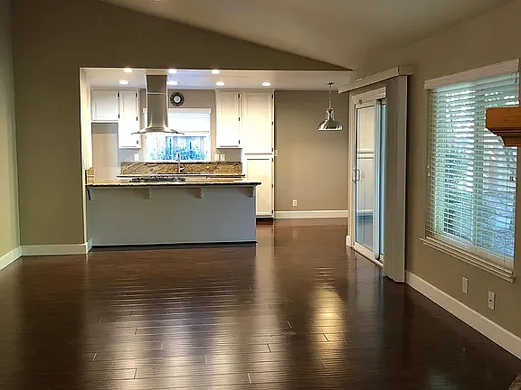 4 bed, 1983 sqft, $3,500 — Photo 2