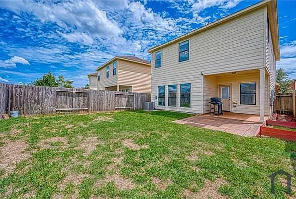 18210 Amalfi Coast Dr — Photo 46