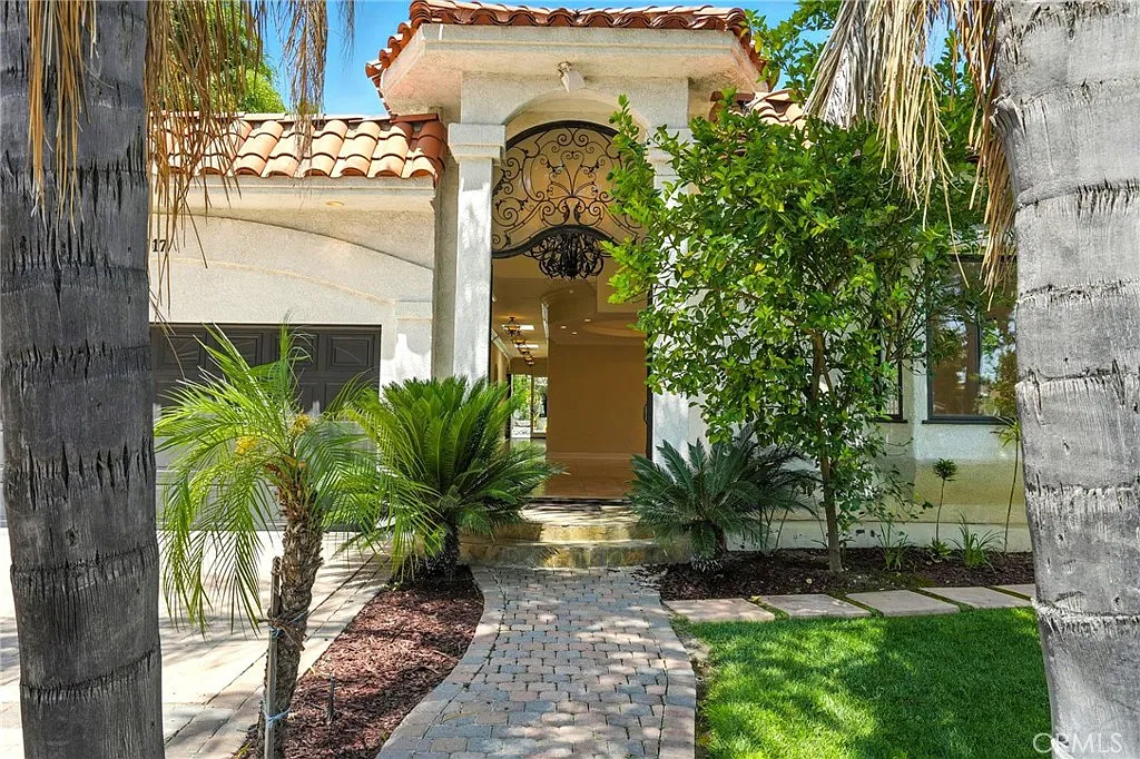 4 bed, 3600 sqft, $8,495 — Photo 4