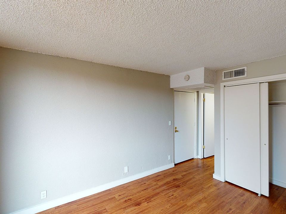 Building Photo 5