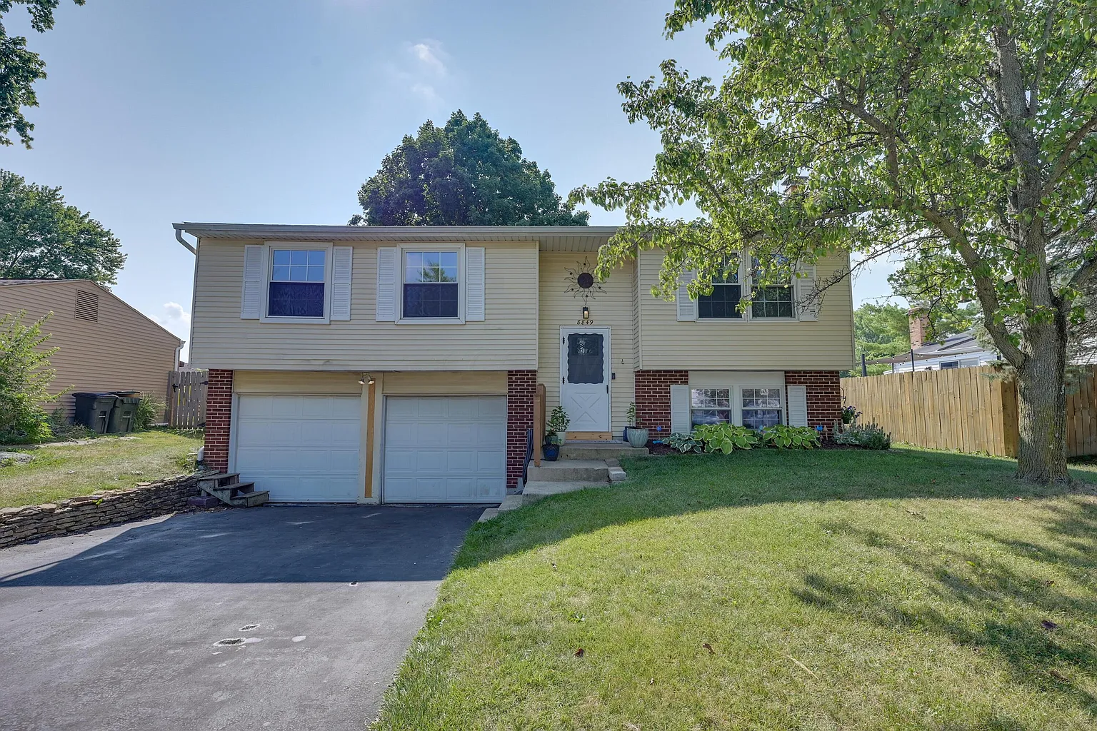 8849 Crestwater Dr photo 1