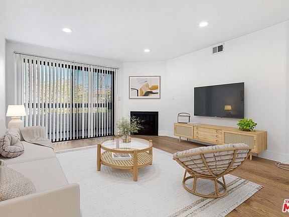 2nd image of 620 W Hyde Park Blvd Unit 104