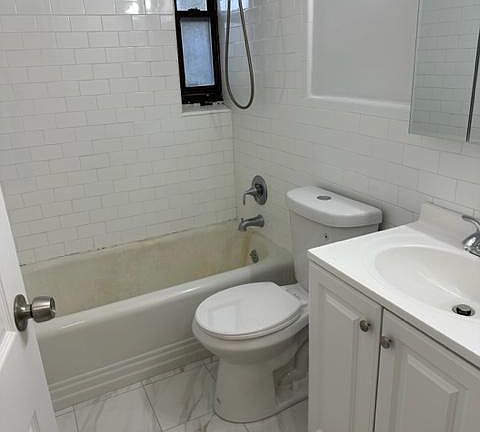 5th image of 725 Baldwin Ave APT 10