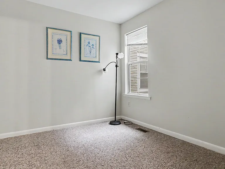 10225 Cove Ledge Ct — Photo 32