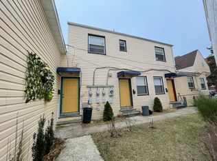 2 Ash Pl #1, Great Neck, NY 11021