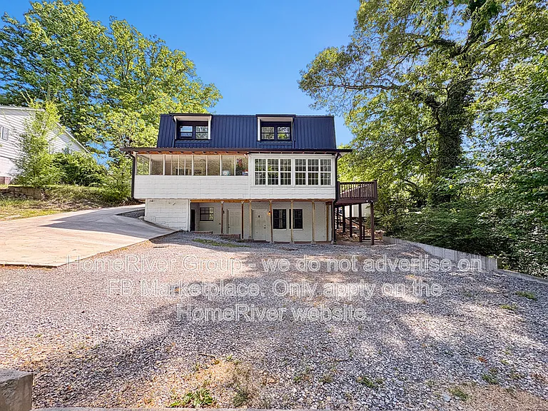 819 Asterwood Dr #B — Photo 16