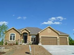 2114 SE Hemlock Rd, Blue Springs, MO 64014