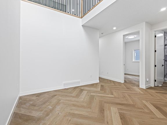 3rd image of 416 Pine Point