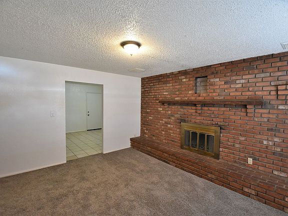 3rd image of 1123 E Valerie Dr