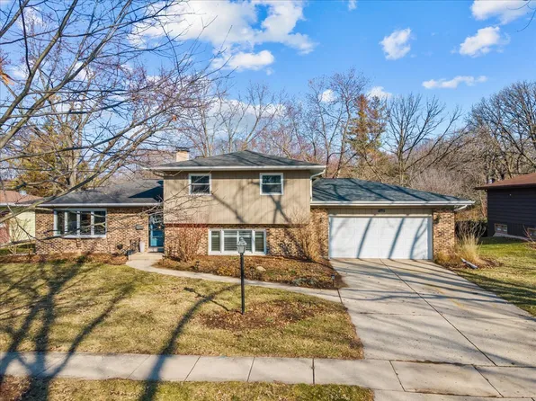 163 Westgate Dr, Elgin, IL 60123