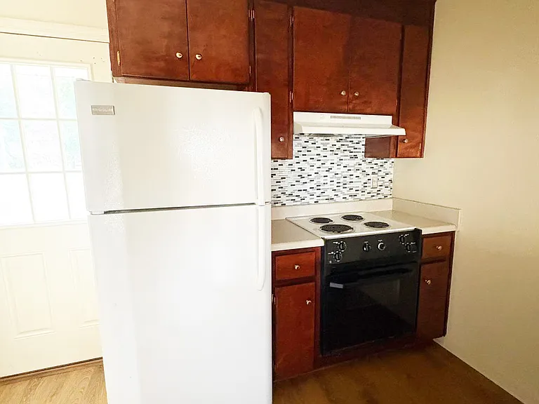 1639 Mitchell St #A — Photo 4