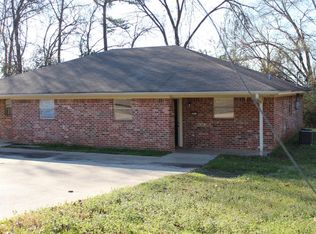 704 S Cohagen St, Overton, TX 75684