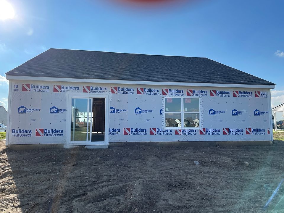 2nd image of 1027 Sagittarius Ave