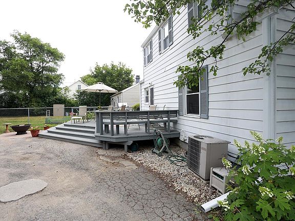 4th image of 40 N Mansfield St