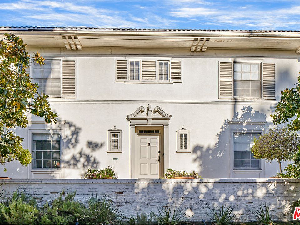 1st image of 710 N Beverly Dr