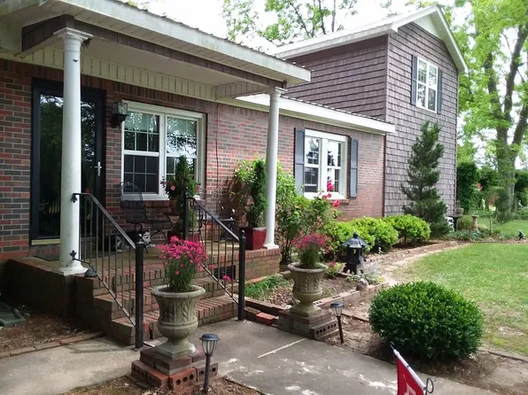1034 Gilley Rd, Gadsden, AL 35903