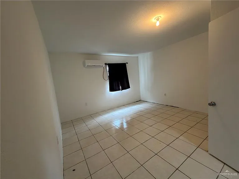 21806 Hidalgo St — Photo 15