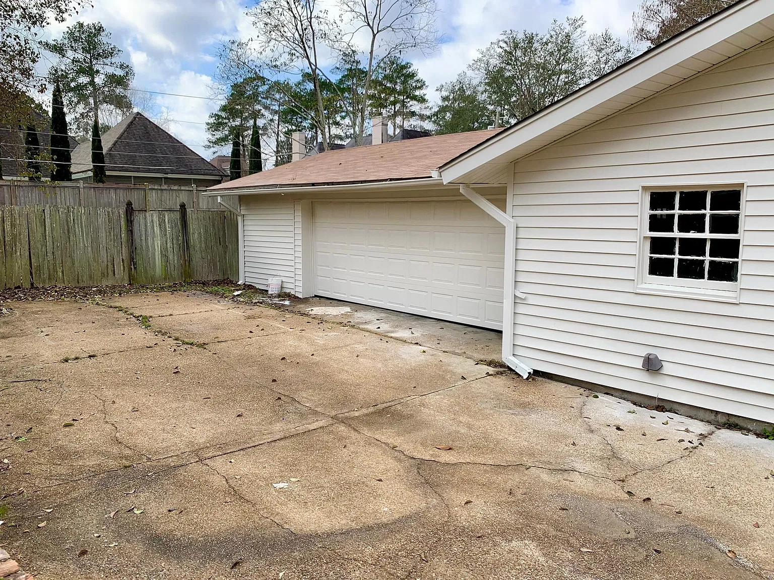 3 bed, 2040 sqft, $2,000 — Photo 3