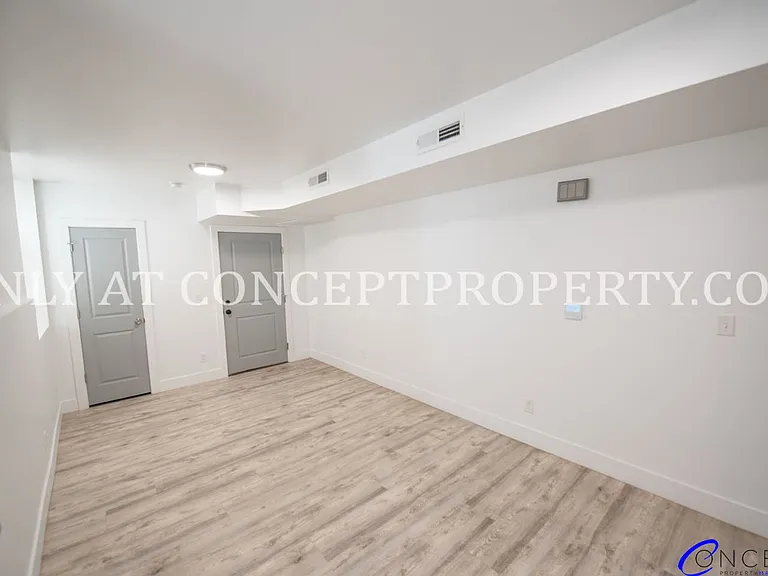 First Avenue Flats — Photo 9