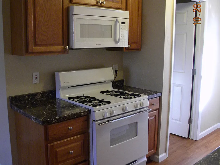 301 S Maple Ave — Photo 8