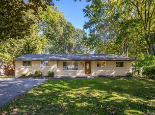 18994 Irving St, Livonia, MI 48152