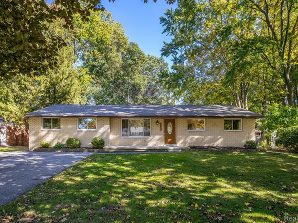 18994 Irving St, Livonia, MI 48152