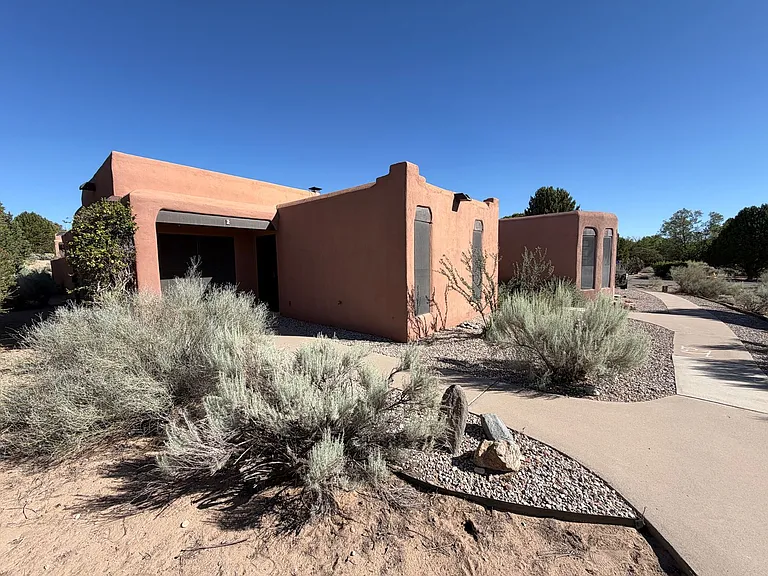 2 Cochiti Trl — Photo 27