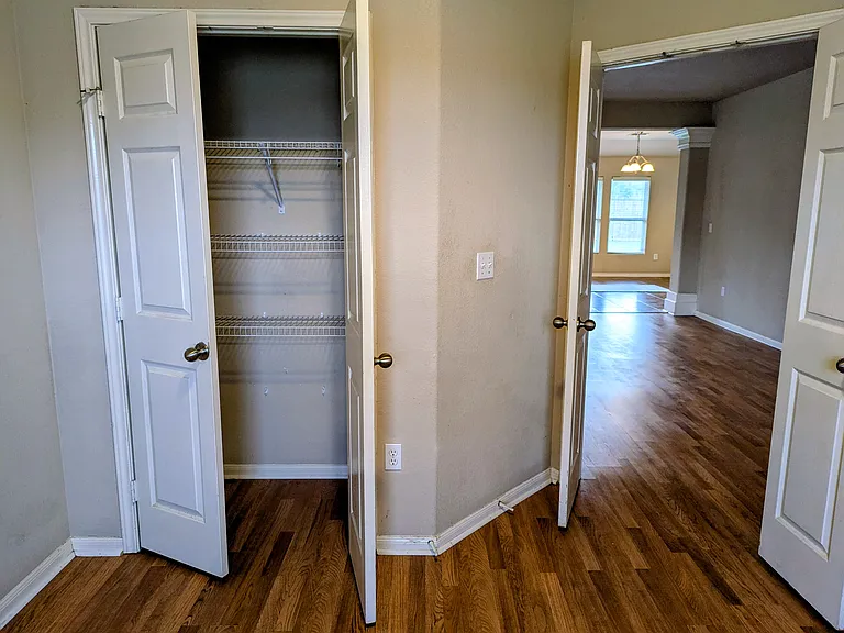 325 Pacific Dr — Photo 24