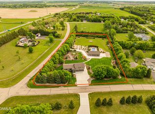 6815 Valley Vista Ln, Bismarck, ND 58503