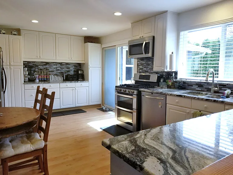 11201 SE 225th St — Photo 7