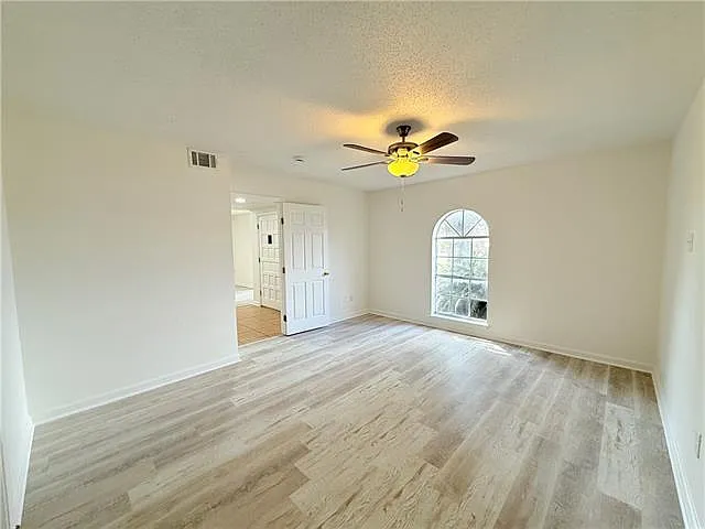903 E Saint Bernard Hwy — Photo 13