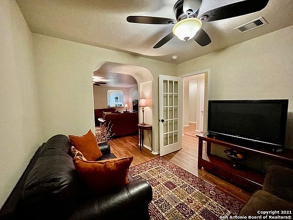 4th image of 11019 Forest Pass Ct