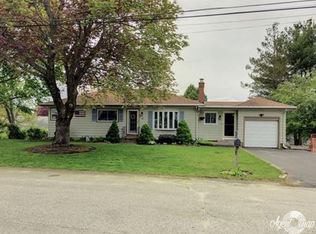 16 Eisenhower St, Cumberland, RI 02864