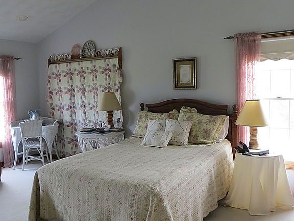 Master Bedroom, Vaulted