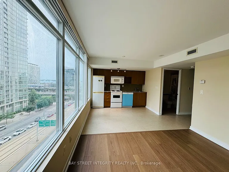 15 Brunel Ct #812 — Photo 3