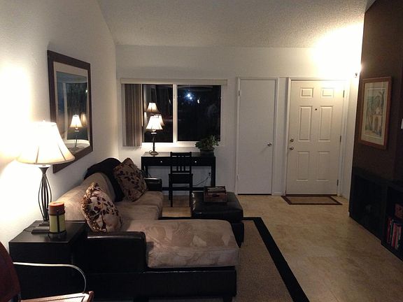 Living Rm/Fireplace