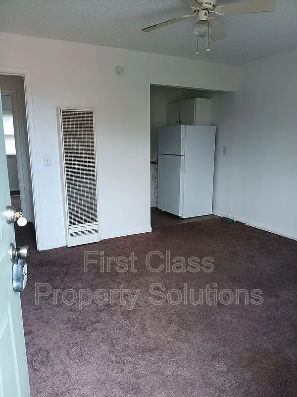 1 bed, 1.0 bath, 750 sqft, $725 — Photo 2