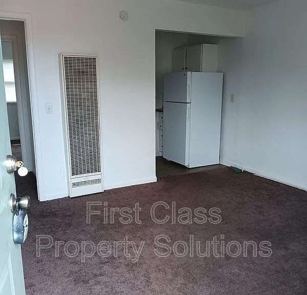 1731 NW 32nd St #18 — Photo 2